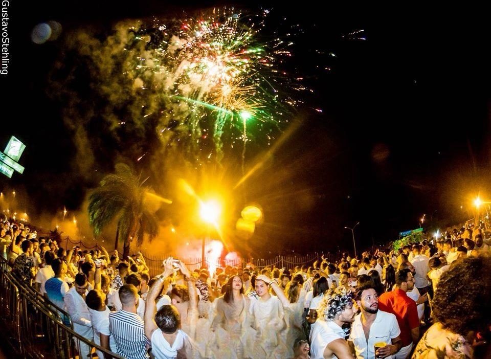 Réveillon Sense com fogos de artifício